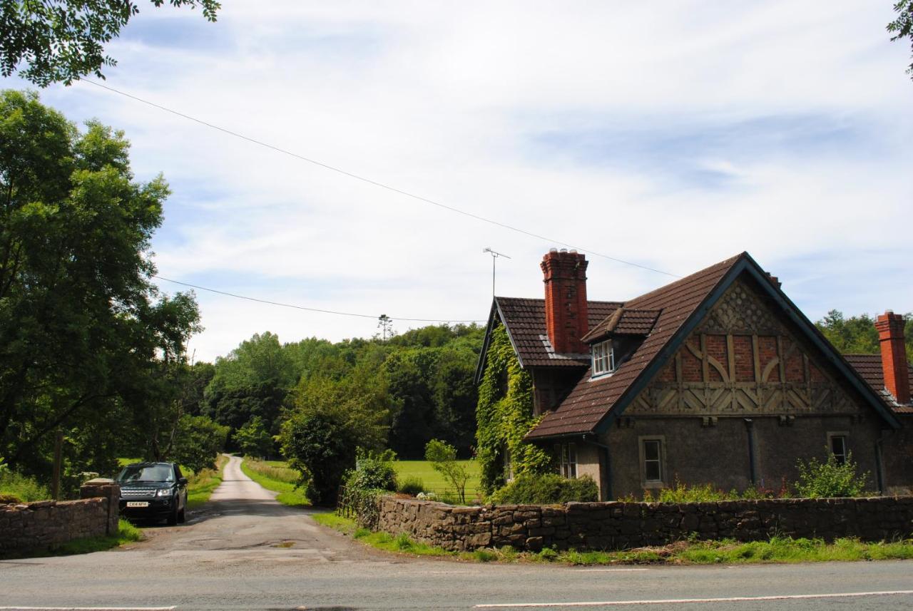 Penbedw Uchaf Estate - Rural Retreats, Tennis Молд Экстерьер фото
